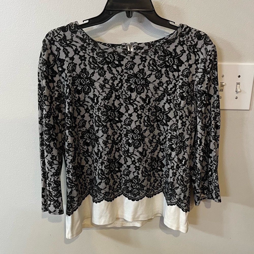 cute floral top
brand talbots
size large